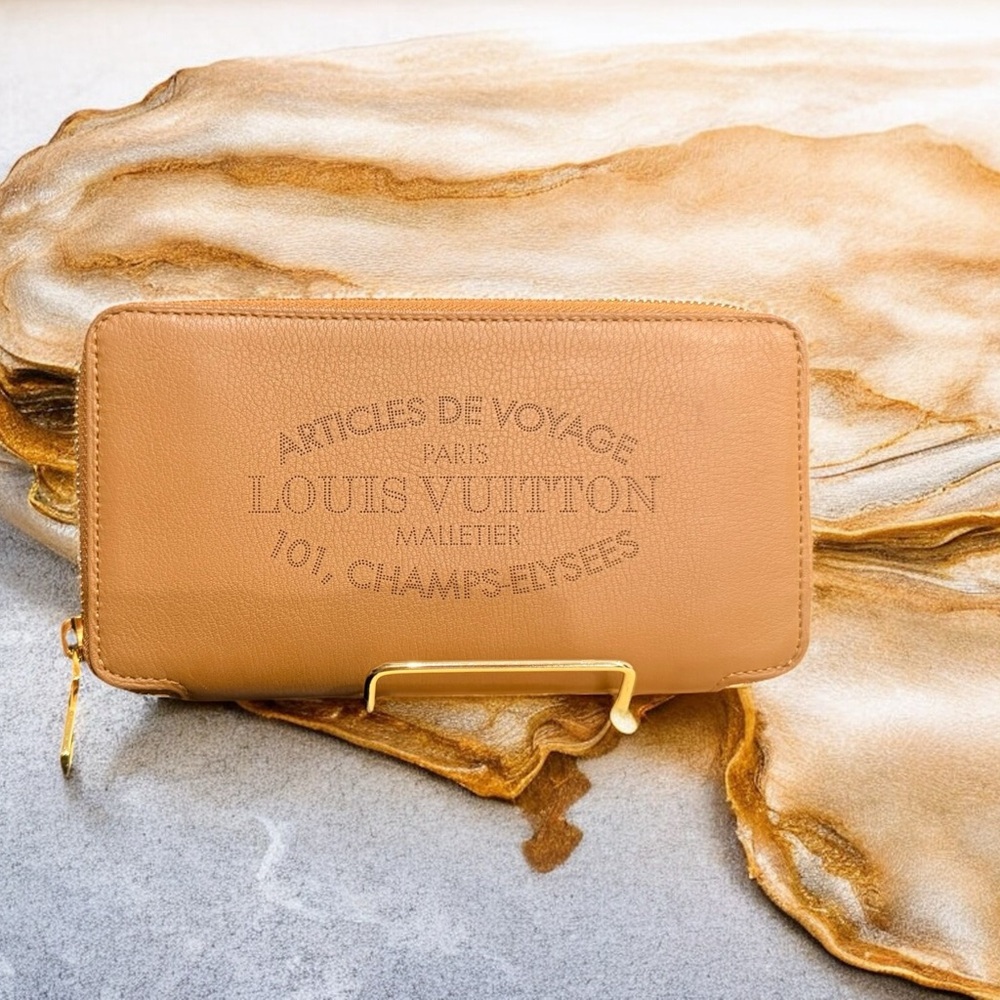 Louis Vuitton Articles De Voyage Veau Soie Lena Calfskin Camel Zippy Wallet
